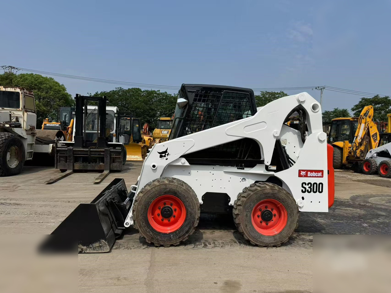 BOBCAT S300 - Kompaktlaster: bilde 1 BOBCAT S300 - Kompaktlaster: bilde 1