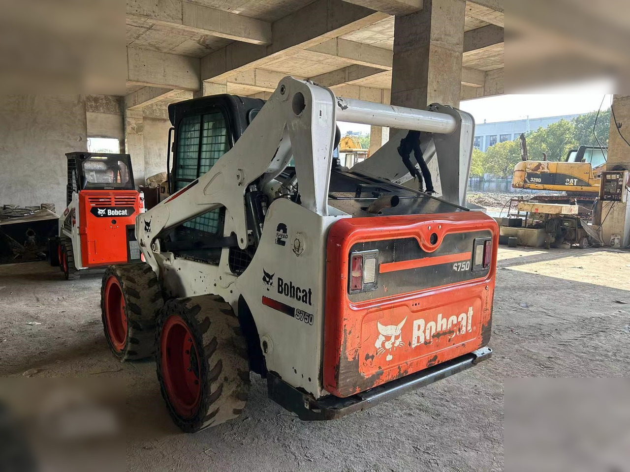 BOBCAT S750 - Kompaktlaster: bilde 2 BOBCAT S750 - Kompaktlaster: bilde 2