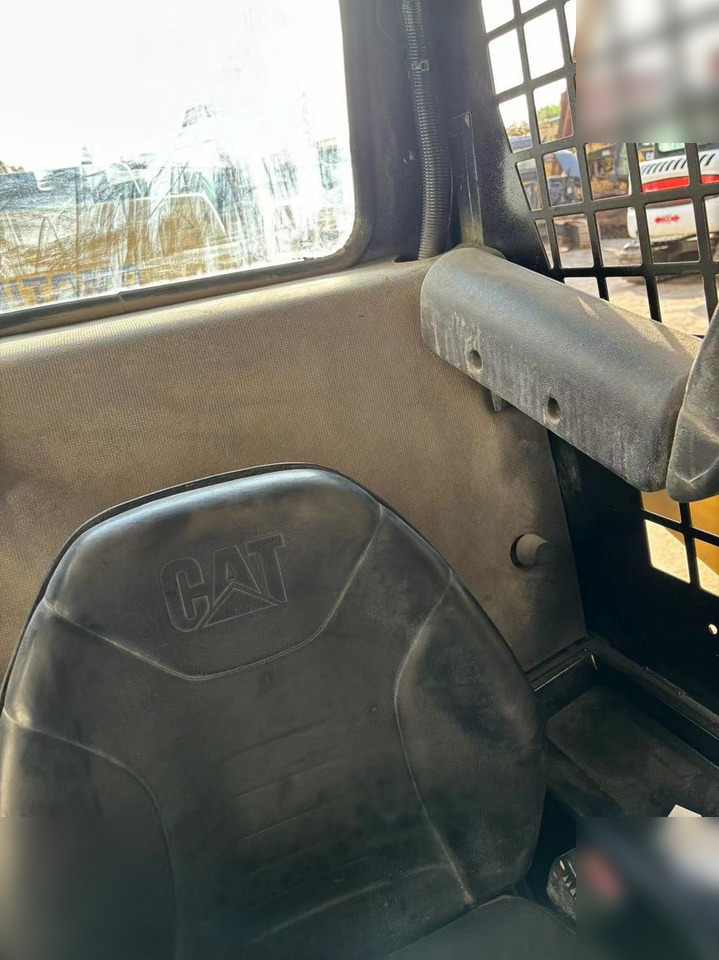 CATERPILLAR 226B - Kompaktlaster: bilde 4 CATERPILLAR 226B - Kompaktlaster: bilde 4