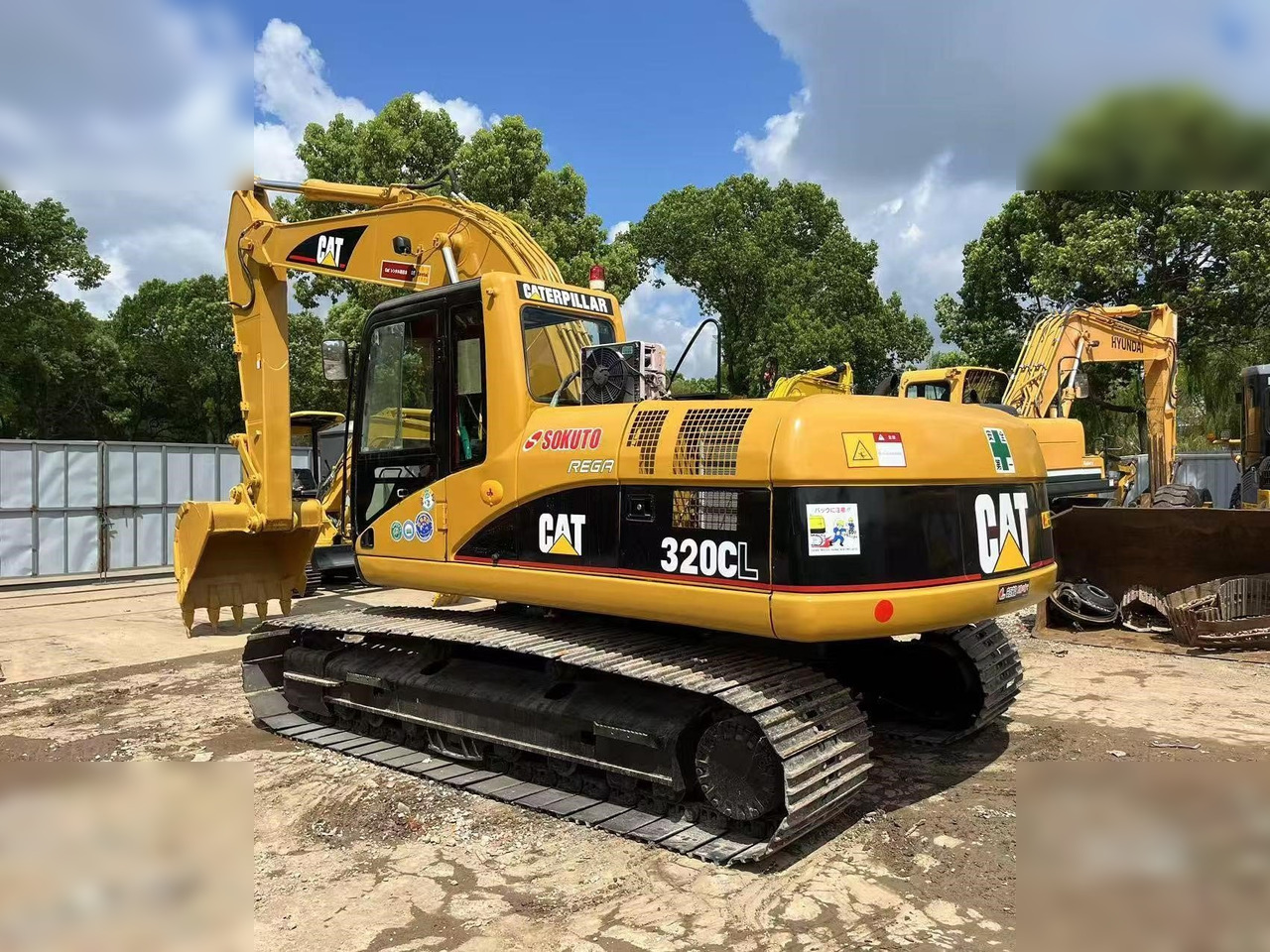 CATERPILLAR 320CL - Beltegraver: bilde 1 CATERPILLAR 320CL - Beltegraver: bilde 1