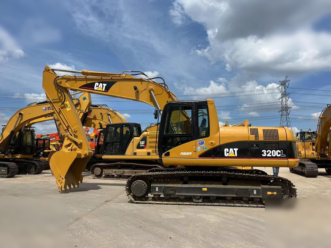 CATERPILLAR 320CL - Beltegraver: bilde 1 CATERPILLAR 320CL - Beltegraver: bilde 1