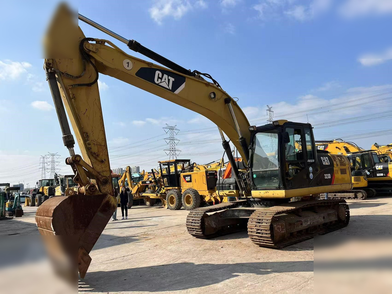 CATERPILLAR 323D - Beltegraver: bilde 2 CATERPILLAR 323D - Beltegraver: bilde 2