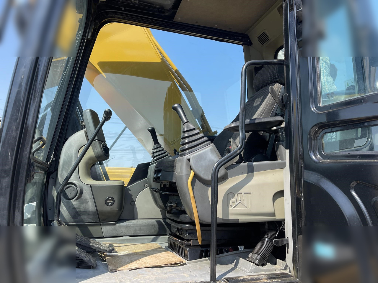 CATERPILLAR 330DL - Beltegraver: bilde 4 CATERPILLAR 330DL - Beltegraver: bilde 4