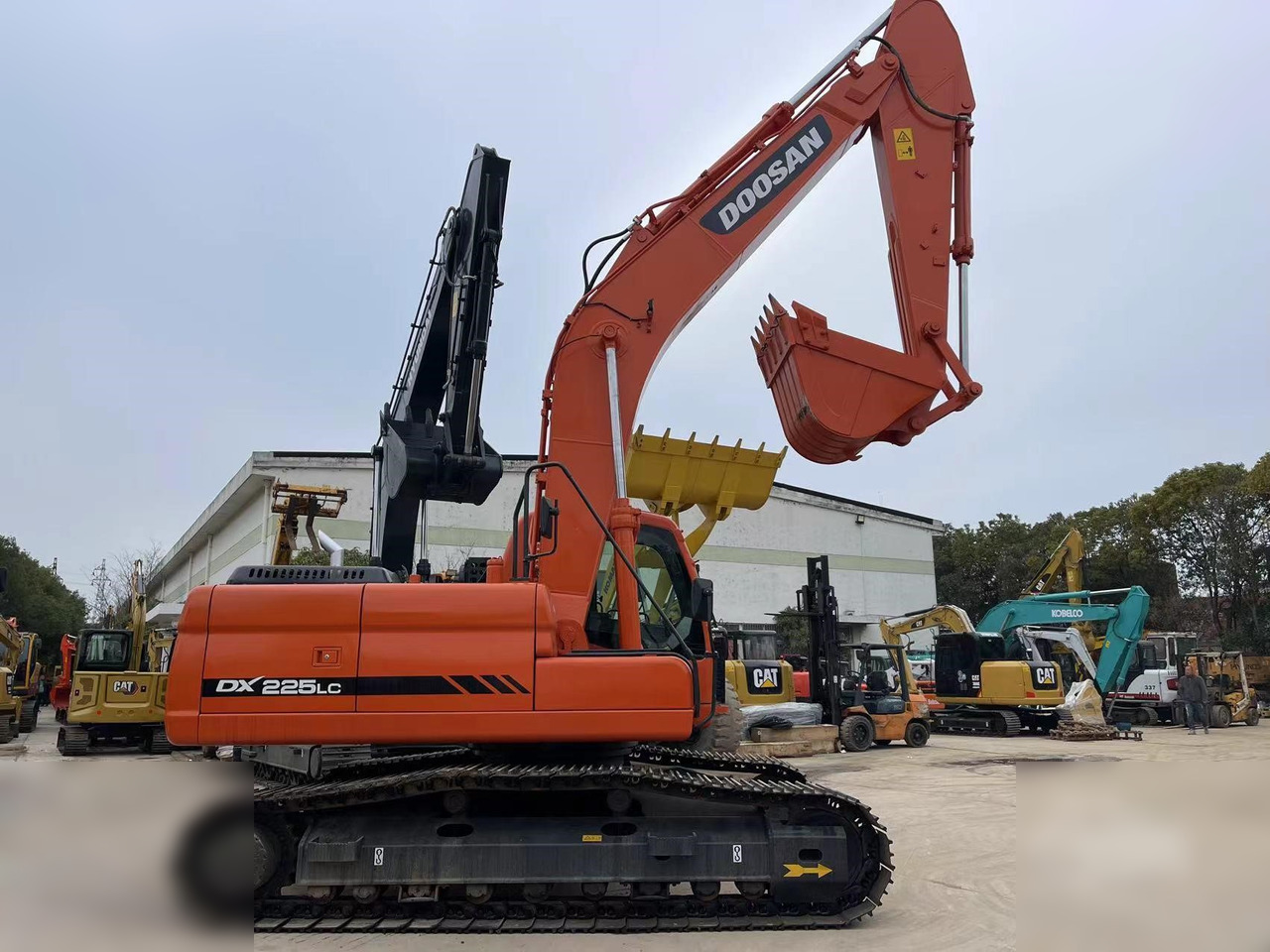 DOOSAN DX225 LC - Beltegraver: bilde 1 DOOSAN DX225 LC - Beltegraver: bilde 1