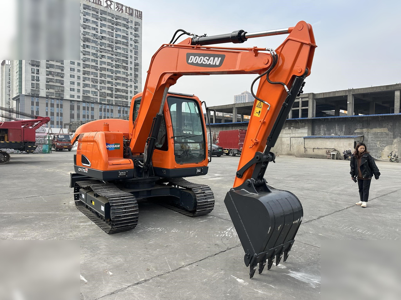DOOSAN DX75-9CN - Beltegraver: bilde 3 DOOSAN DX75-9CN - Beltegraver: bilde 3