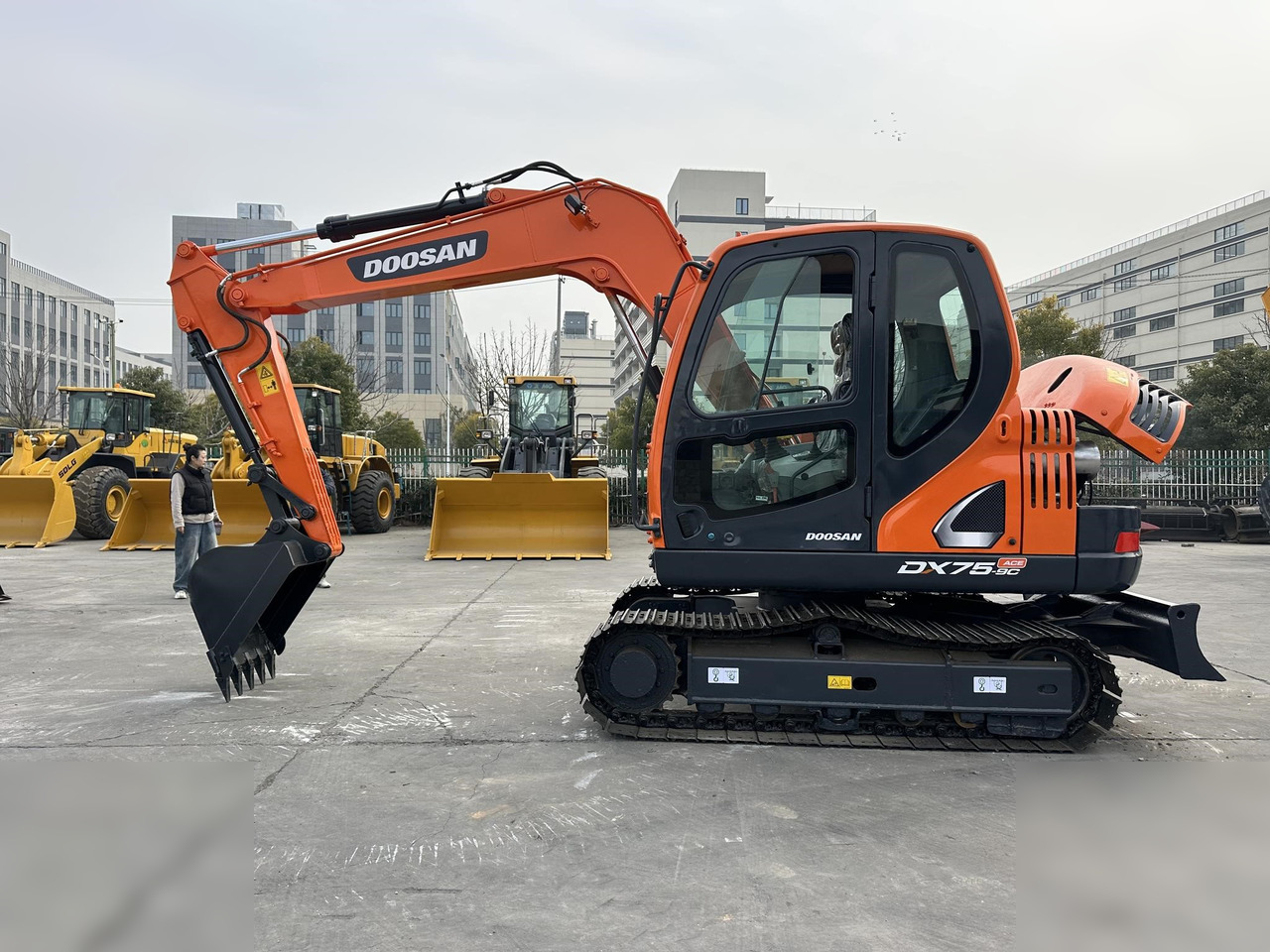 DOOSAN DX75-9CN - Beltegraver: bilde 1 DOOSAN DX75-9CN - Beltegraver: bilde 1