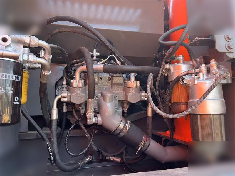 HITACHI ZX240-3 - Beltegraver: bilde 5 HITACHI ZX240-3 - Beltegraver: bilde 5