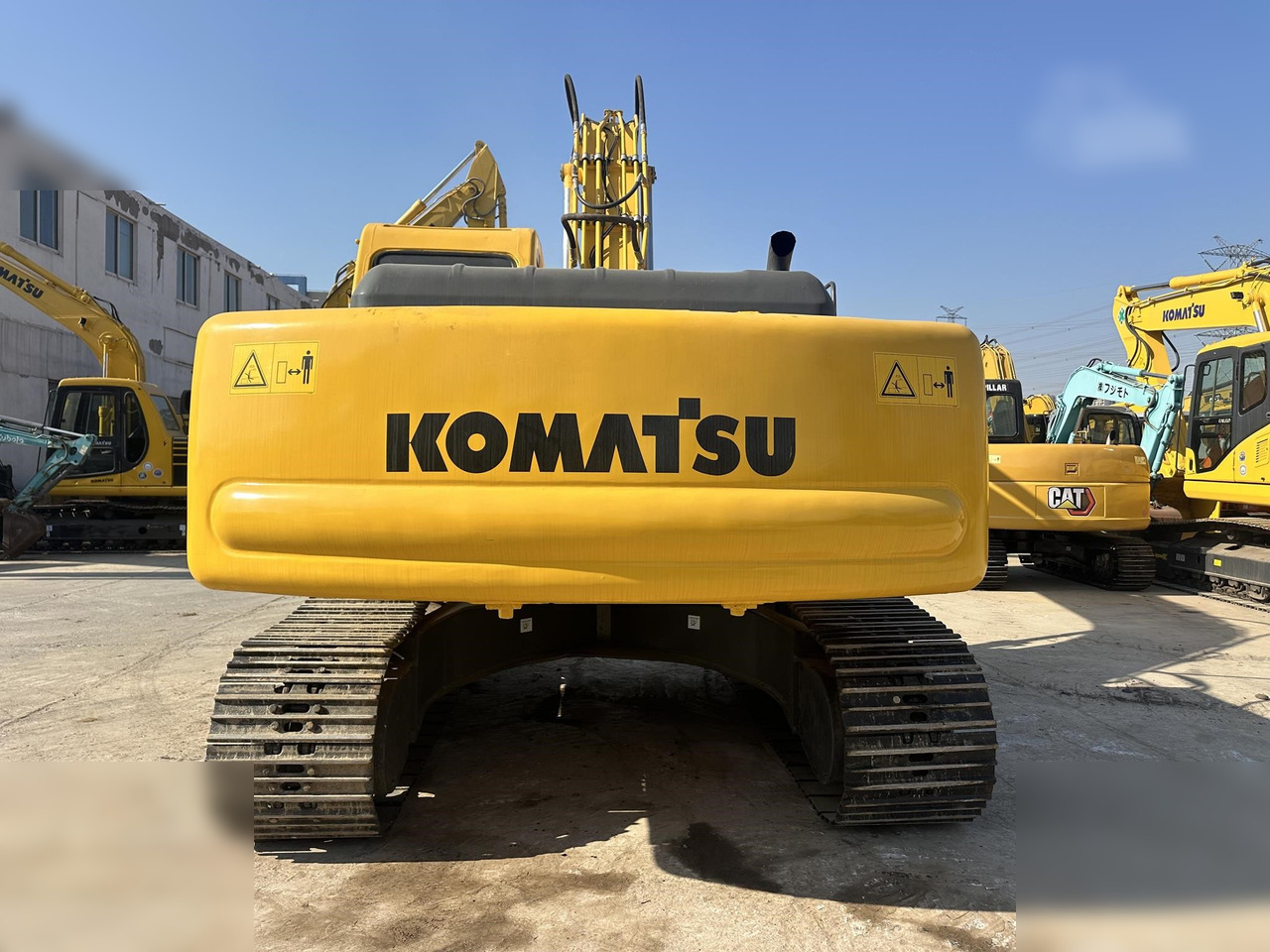 KOMATSU PC220-6 - Beltegraver: bilde 2 KOMATSU PC220-6 - Beltegraver: bilde 2