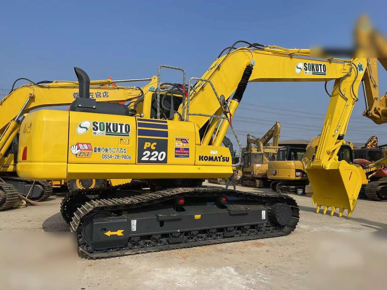 KOMATSU PC220-8 - Beltegraver: bilde 1 KOMATSU PC220-8 - Beltegraver: bilde 1