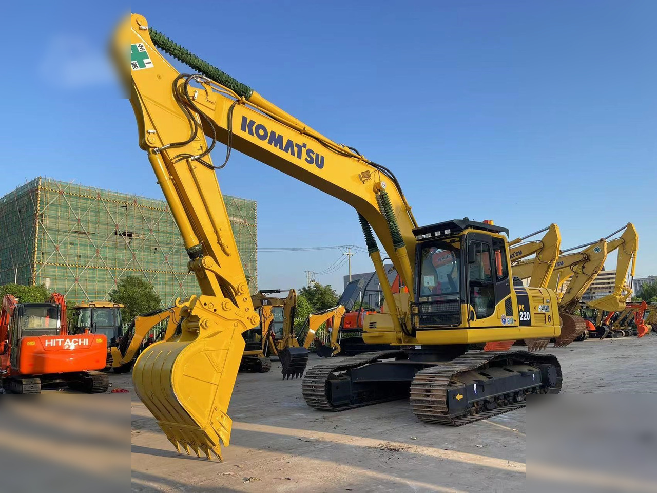 KOMATSU PC220-8 - Beltegraver: bilde 1 KOMATSU PC220-8 - Beltegraver: bilde 1