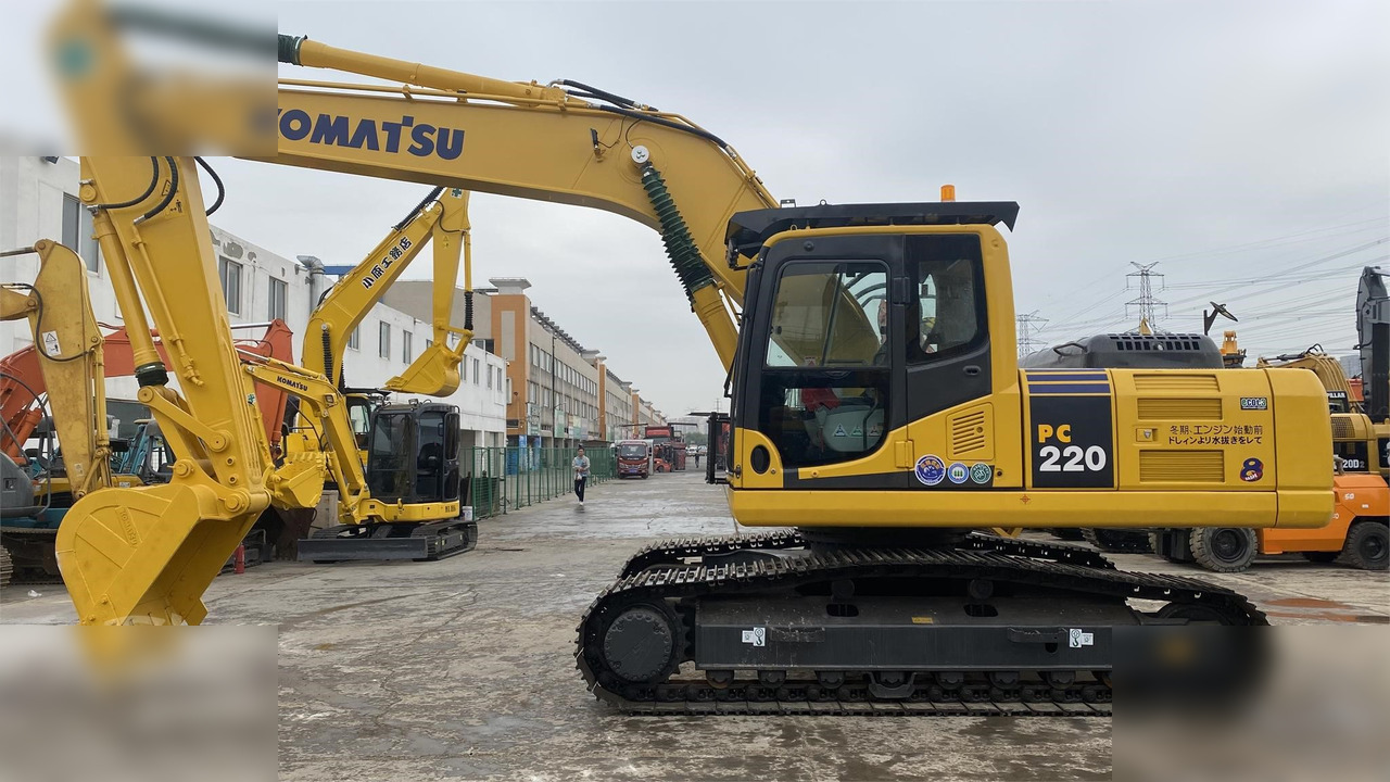 KOMATSU PC220-8 - Beltegraver: bilde 1 KOMATSU PC220-8 - Beltegraver: bilde 1