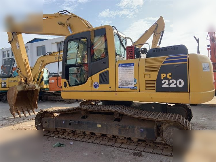 KOMATSU PC220-8N1 - Beltegraver: bilde 5 KOMATSU PC220-8N1 - Beltegraver: bilde 5
