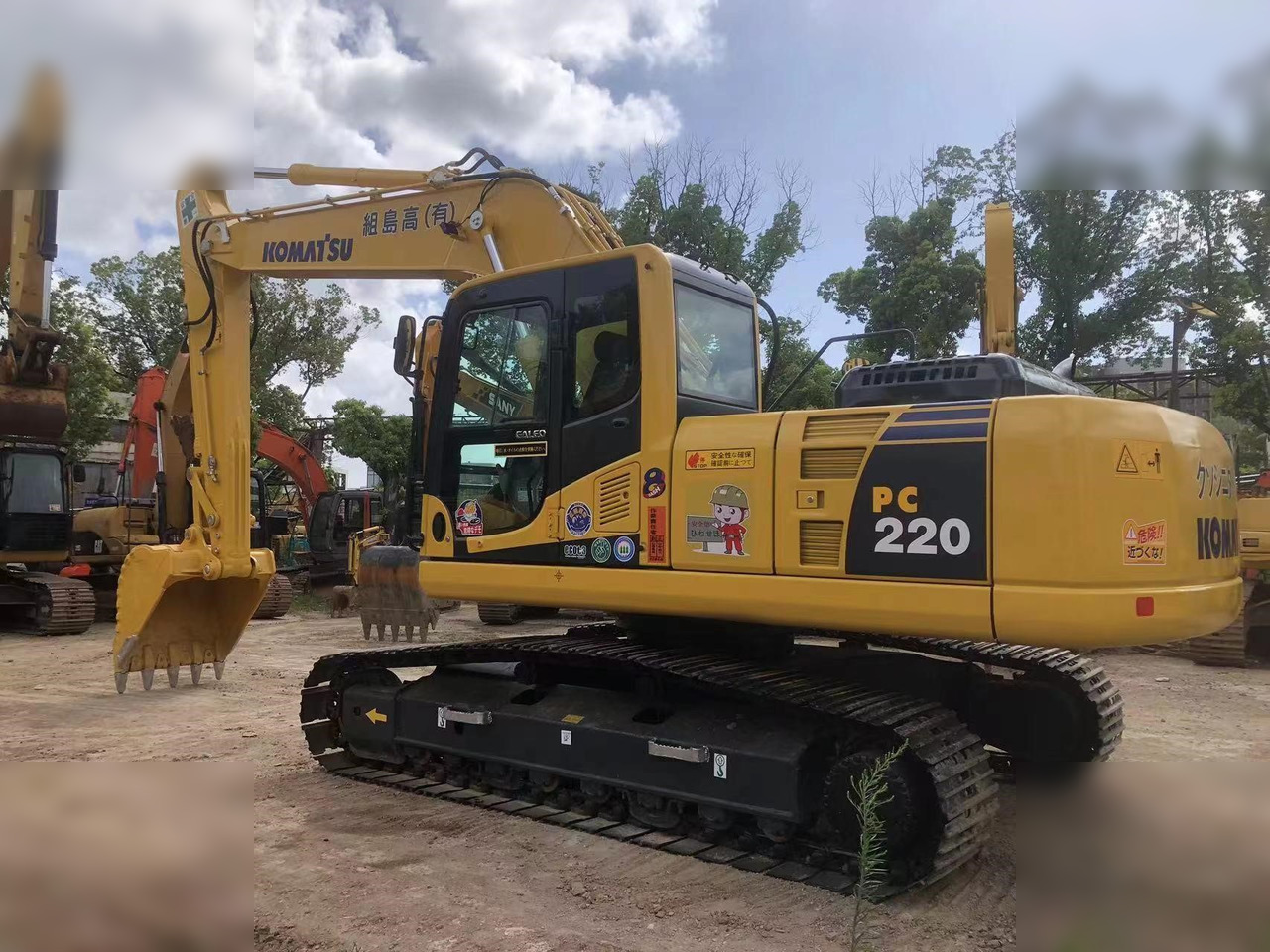 KOMATSU PC220-8N1 - Beltegraver: bilde 1 KOMATSU PC220-8N1 - Beltegraver: bilde 1