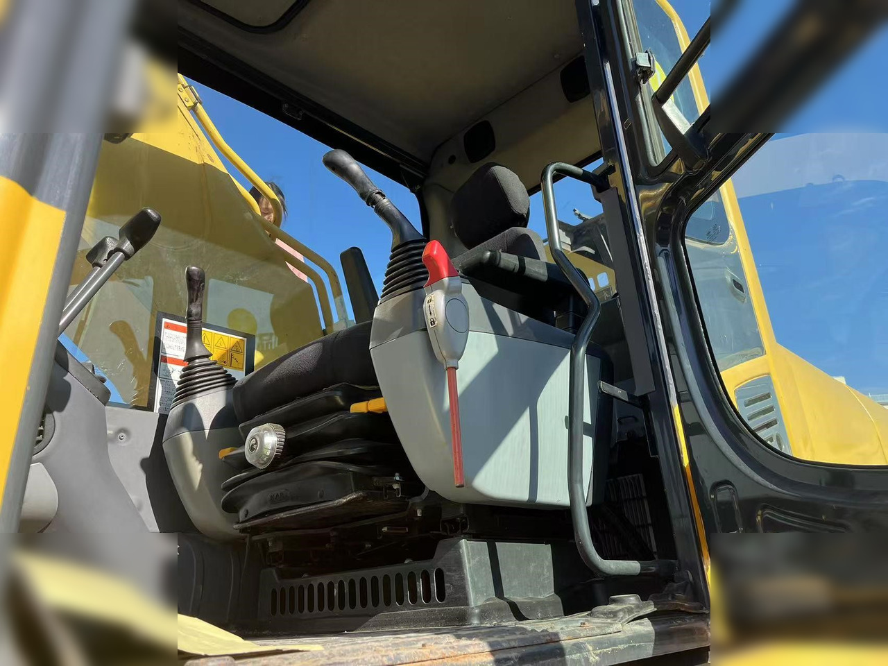 KOMATSU PC400-8R - Beltegraver: bilde 5 KOMATSU PC400-8R - Beltegraver: bilde 5