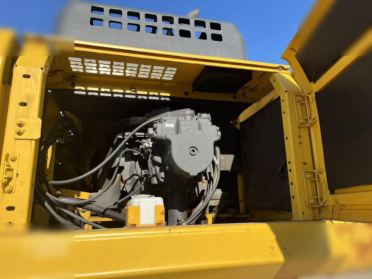KOMATSU PC400-8R - Beltegraver: bilde 4 KOMATSU PC400-8R - Beltegraver: bilde 4