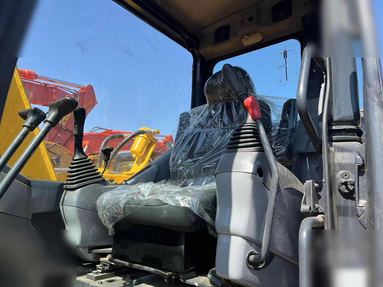 KOMATSU PC78US - Beltegraver: bilde 4 KOMATSU PC78US - Beltegraver: bilde 4