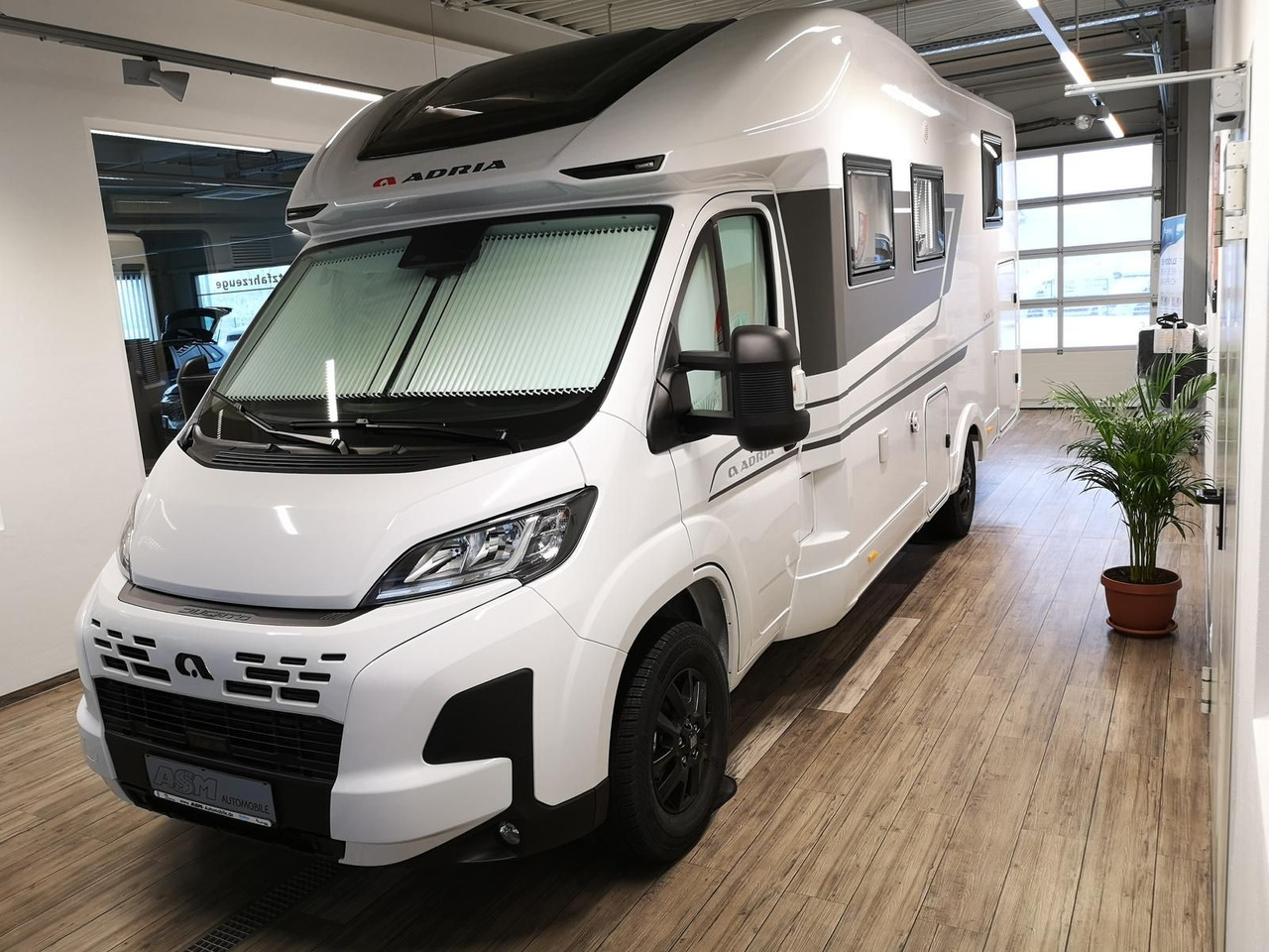Adria Coral ALL-IN 650 DL*SOLAR*MARKISE*NAVI*SOFORT* - Halvintegrert bobil: bilde 2 Adria Coral ALL-IN 650 DL*SOLAR*MARKISE*NAVI*SOFORT* - Halvintegrert bobil: bilde 2