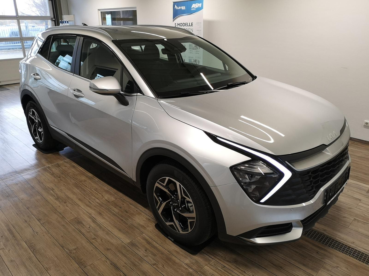 Kia Sportage 1.6 T DCT Urban+LED+R-KAM+NAVI+PDC+SHZ+ - SUV: bilde 2 Kia Sportage 1.6 T DCT Urban+LED+R-KAM+NAVI+PDC+SHZ+ - SUV: bilde 2
