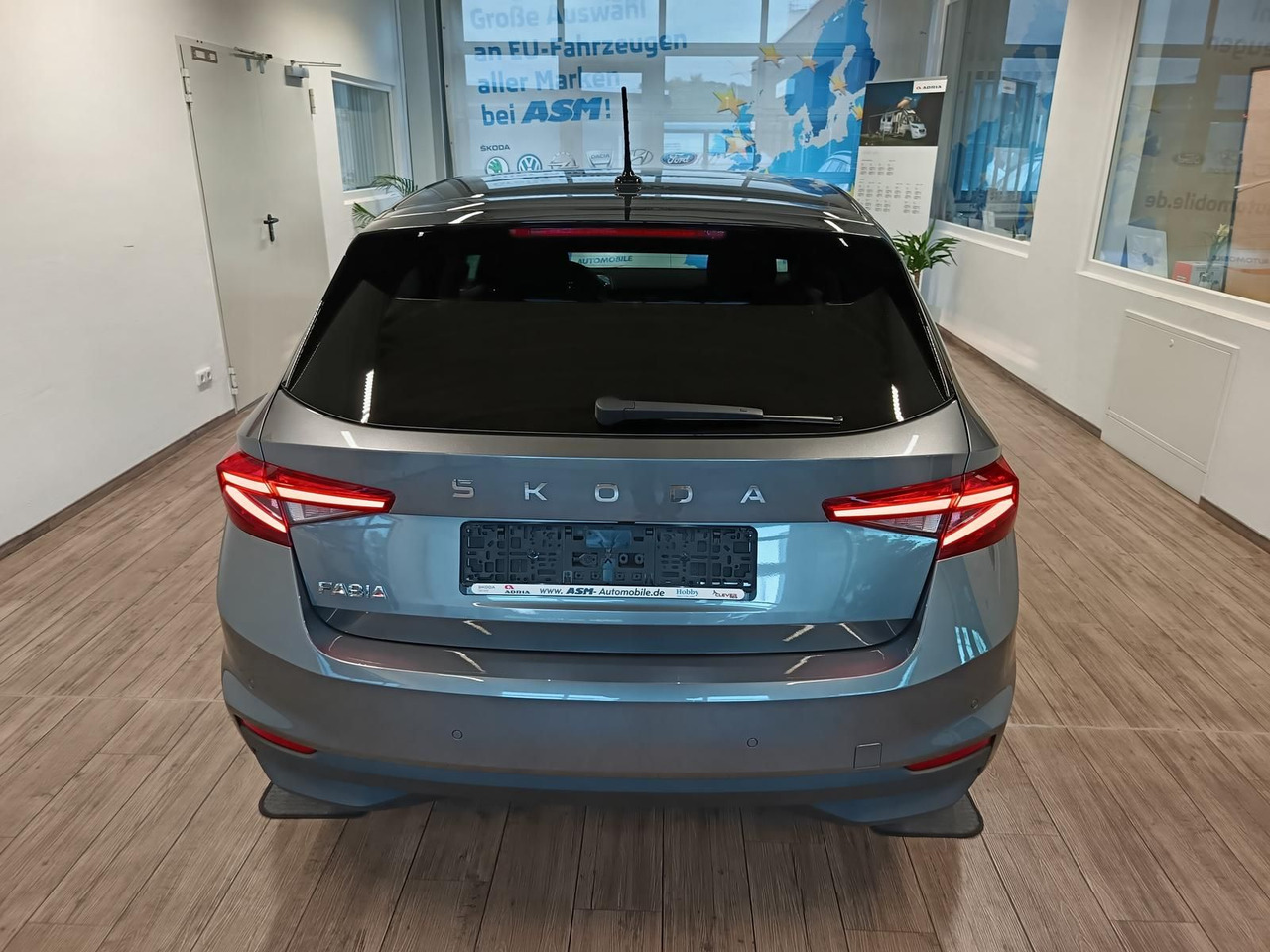 Skoda Fabia 30 Jahre DSG*VORBER.AHK*LED*R-KAM*TEMP*DAB - Sedan: bilde 5 Skoda Fabia 30 Jahre DSG*VORBER.AHK*LED*R-KAM*TEMP*DAB - Sedan: bilde 5
