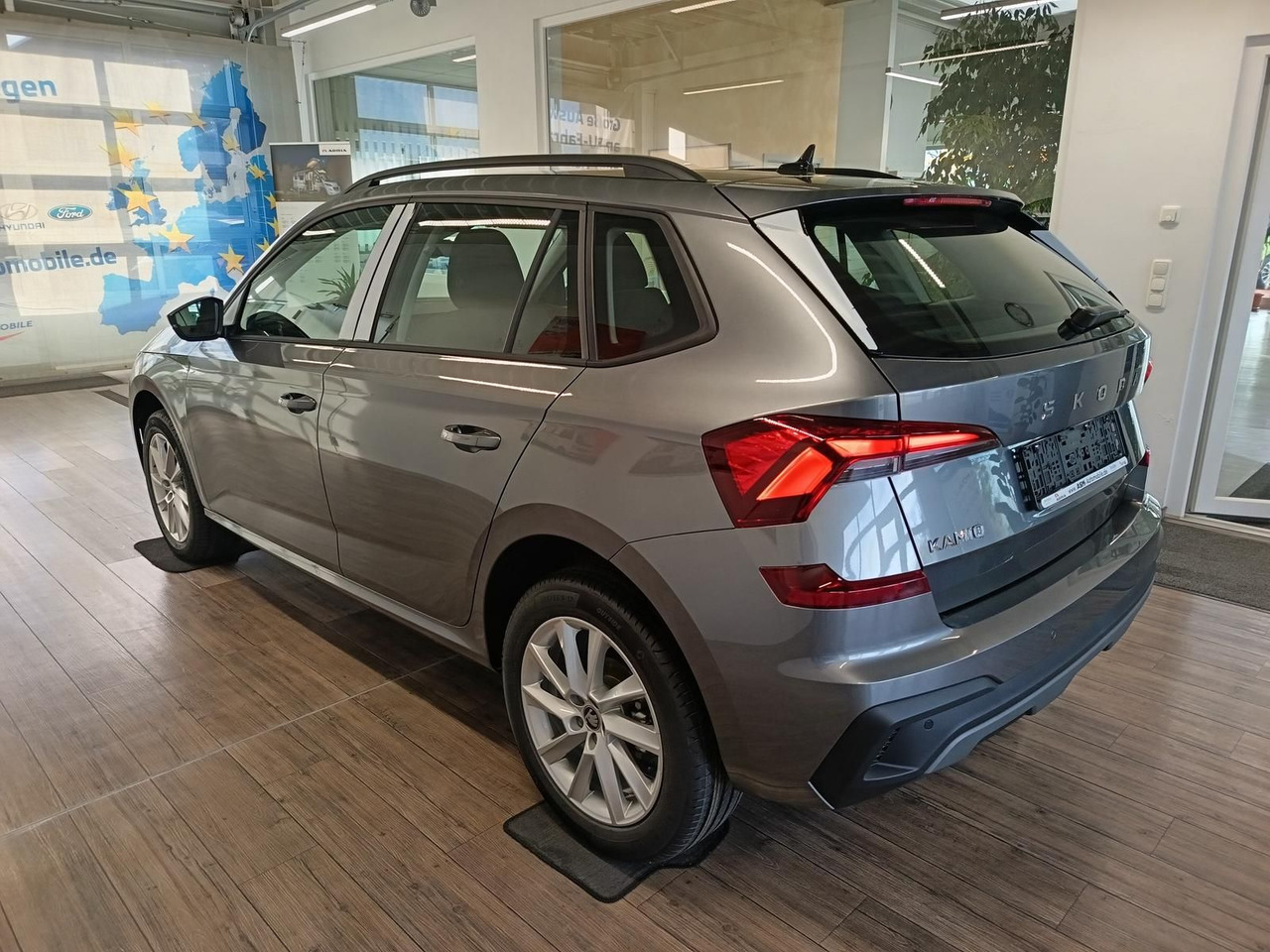 Skoda Kamiq 130 Jahre 1,5TSI DSG*AHK*ACC*LED*R-KAM*PDC - SUV: bilde 4 Skoda Kamiq 130 Jahre 1,5TSI DSG*AHK*ACC*LED*R-KAM*PDC - SUV: bilde 4