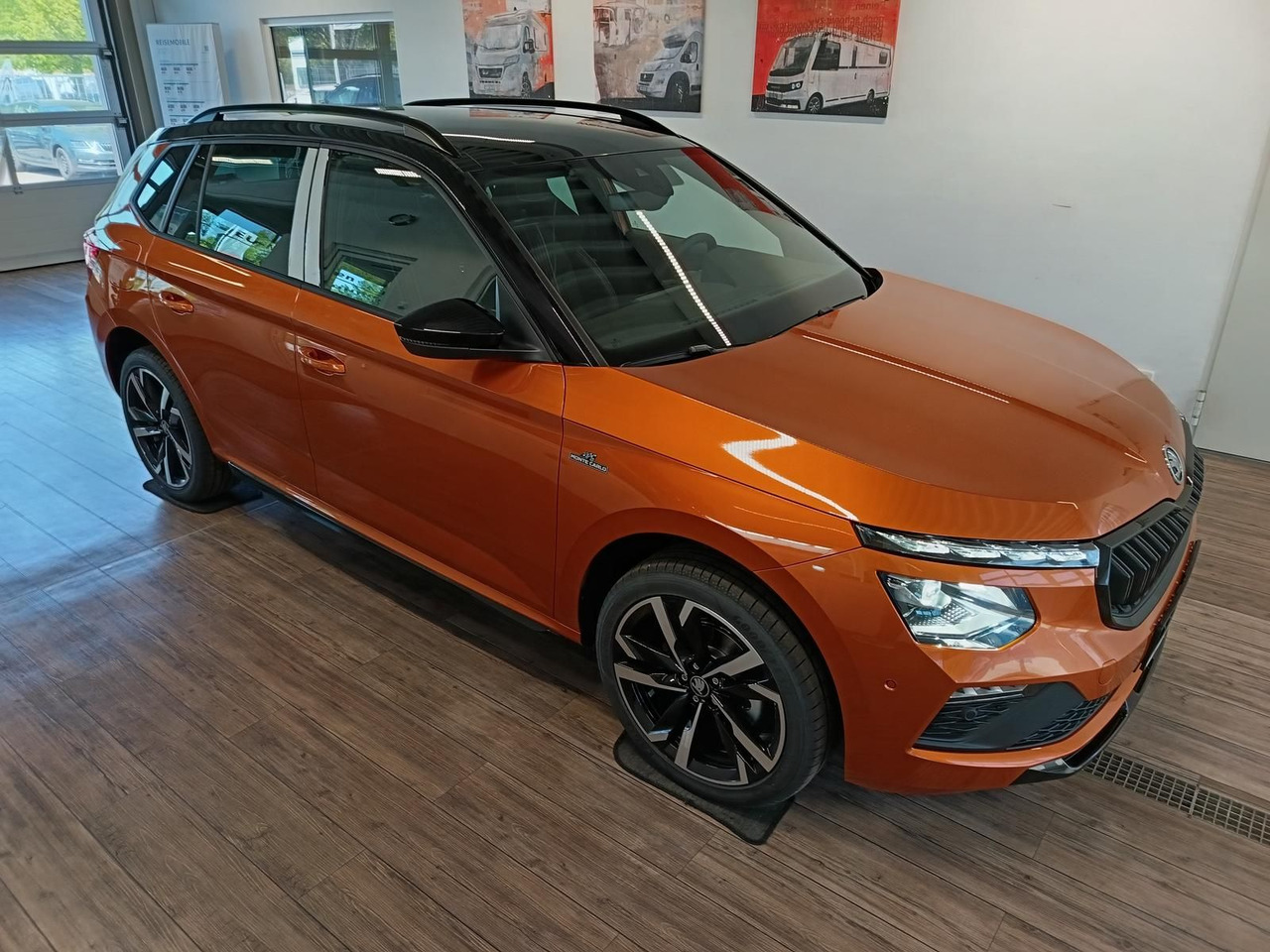 Skoda Kamiq Monte Carlo 1,5 TSI DSG*PANO*AHK*5J.GARANT - SUV: bilde 3 Skoda Kamiq Monte Carlo 1,5 TSI DSG*PANO*AHK*5J.GARANT - SUV: bilde 3