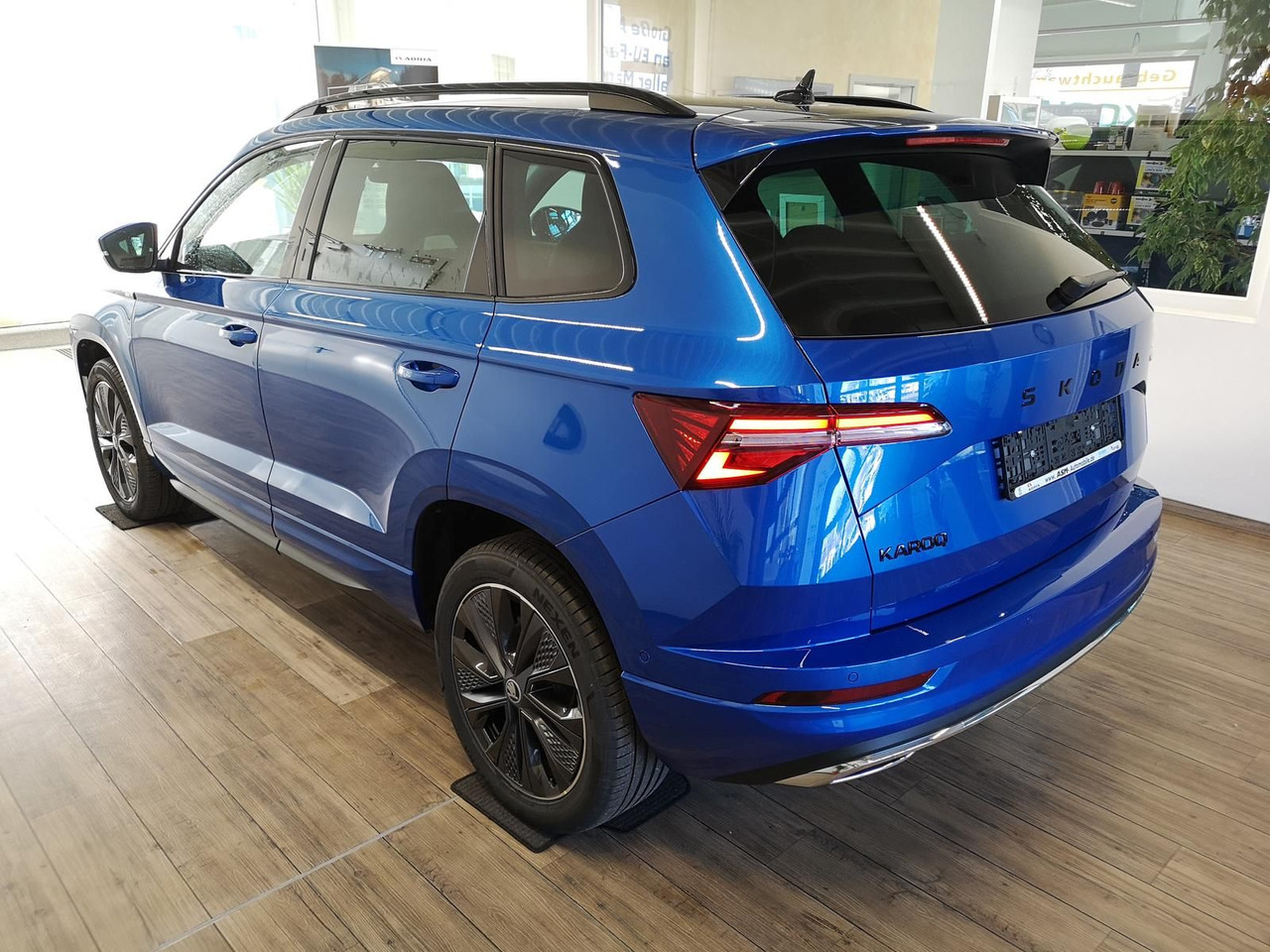 Skoda Karoq Sportline 1,5 TSI DSG*AHK*360°5J.GARANTIE* - SUV: bilde 4 Skoda Karoq Sportline 1,5 TSI DSG*AHK*360°5J.GARANTIE* - SUV: bilde 4