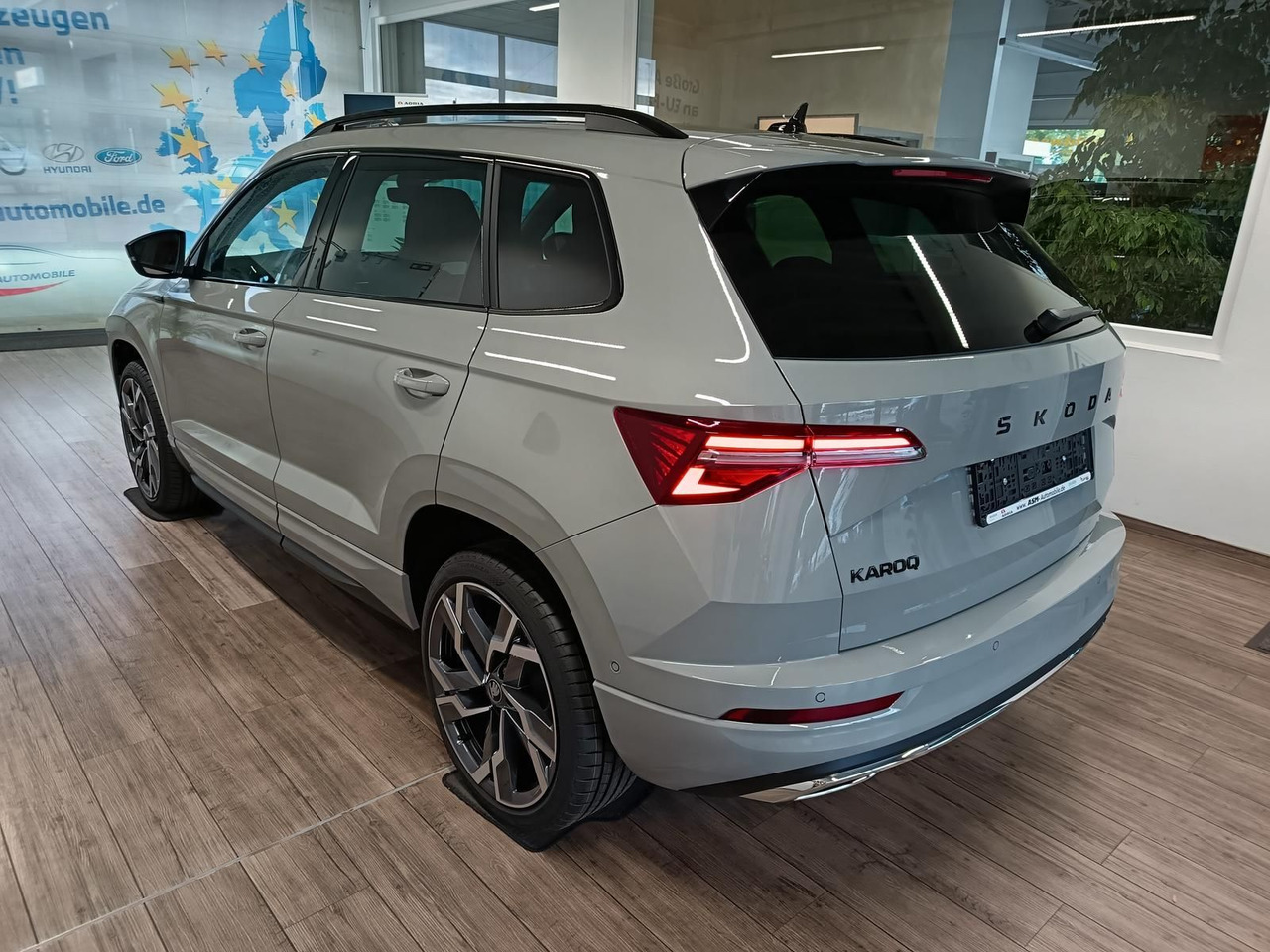 Skoda Karoq Sportline 1,5 TSI DSG*AHK*PSD*STD.HZG*NAVI - SUV: bilde 4 Skoda Karoq Sportline 1,5 TSI DSG*AHK*PSD*STD.HZG*NAVI - SUV: bilde 4