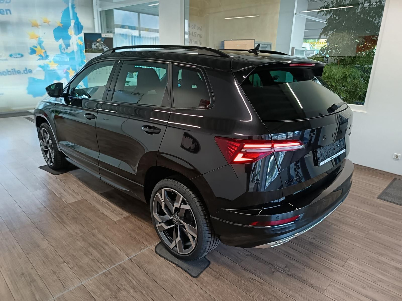 Skoda Karoq Sportline 1,5 TSI DSG*AHK*PSD*STD.HZG*NAVI - SUV: bilde 4 Skoda Karoq Sportline 1,5 TSI DSG*AHK*PSD*STD.HZG*NAVI - SUV: bilde 4