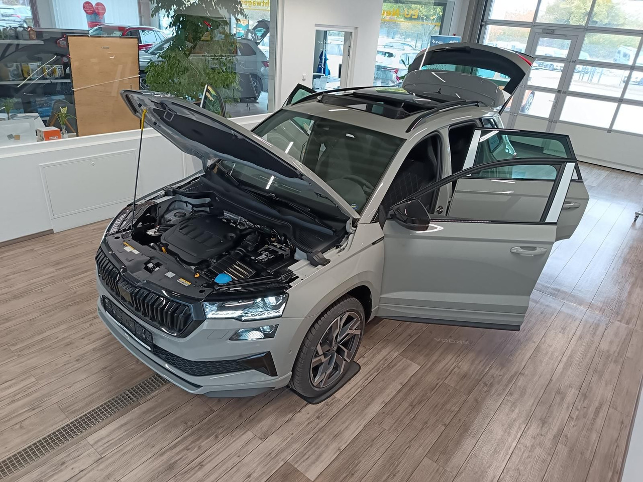 Skoda Karoq Sportline 2,0 TDI 4x4*AHK*PSD*STD.HZG*DCC* - SUV: bilde 2 Skoda Karoq Sportline 2,0 TDI 4x4*AHK*PSD*STD.HZG*DCC* - SUV: bilde 2