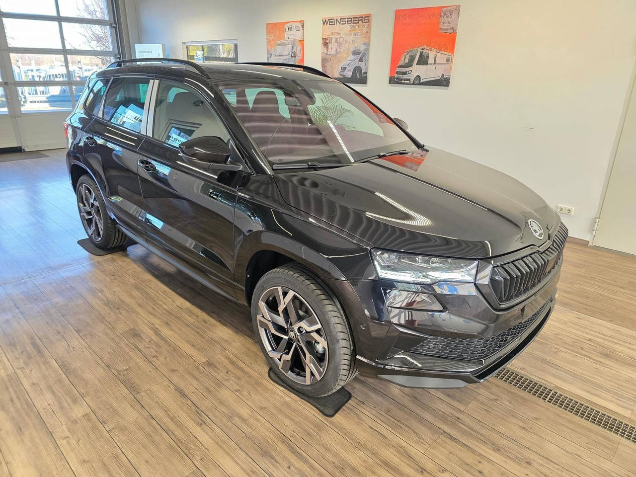 Skoda Karoq Sportline 2,0TDI DSG 4x4*PSD*AHK*360°*NAVI - SUV: bilde 3 Skoda Karoq Sportline 2,0TDI DSG 4x4*PSD*AHK*360°*NAVI - SUV: bilde 3