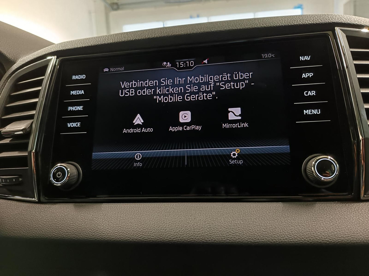 SUV Skoda Karoq Style 1,5 TSI DSG*AHK*NAVI*LED*R-KAM*2xPDC: bilde 13