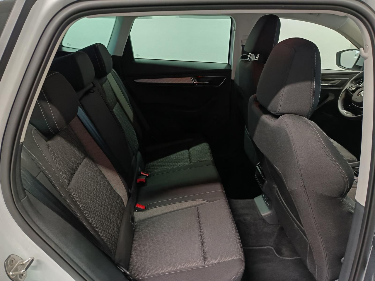 SUV Skoda Karoq Style 1,5 TSI DSG*AHK*NAVI*LED*R-KAM*2xPDC: bilde 21