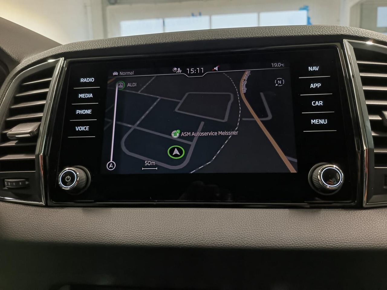 SUV Skoda Karoq Style 1,5 TSI DSG*AHK*NAVI*LED*R-KAM*2xPDC: bilde 12