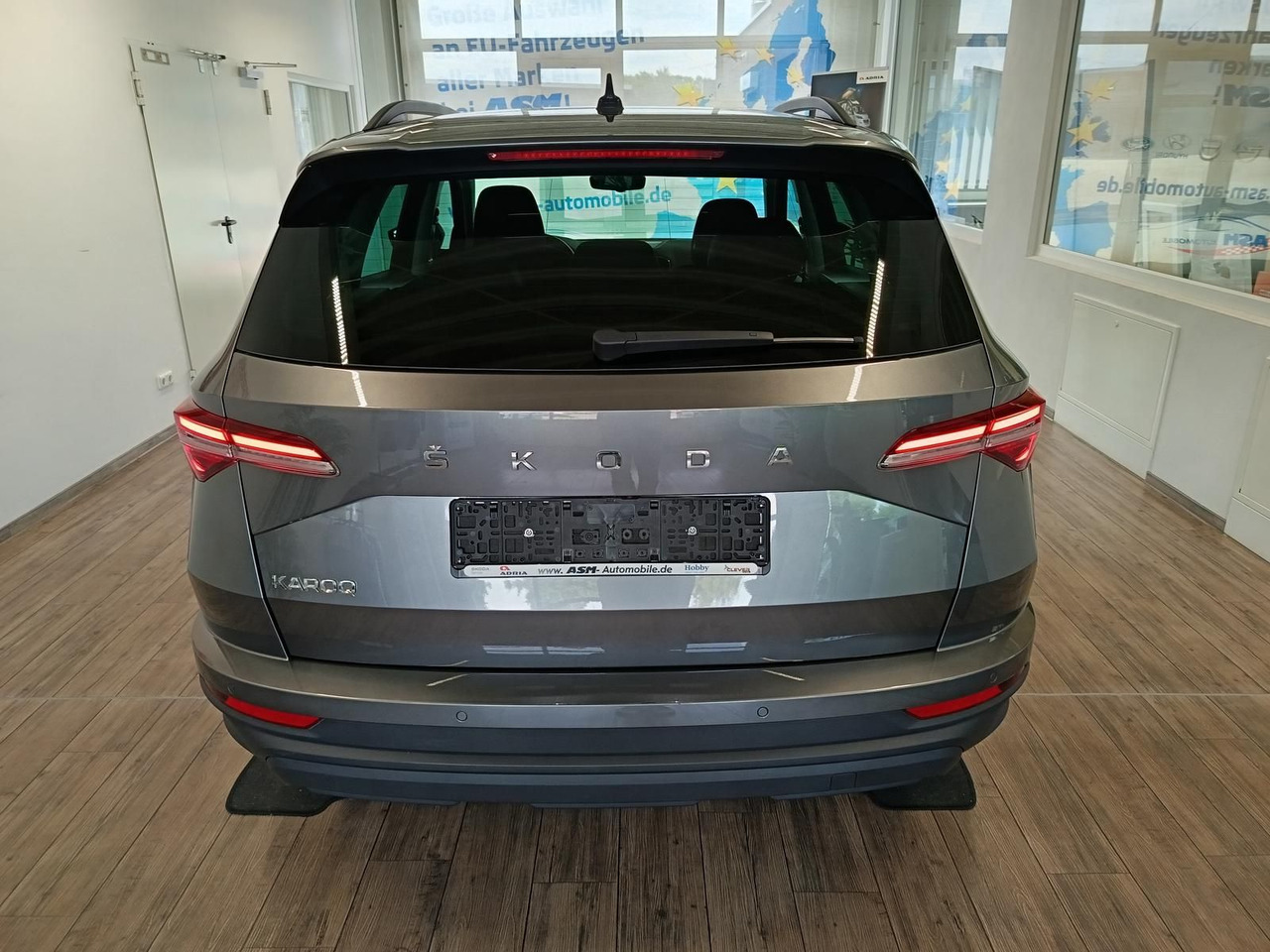 Skoda Karoq Style 1,5TSI DSG*AHK-VORBER*NAVI*LED*R-KAM - SUV: bilde 5 Skoda Karoq Style 1,5TSI DSG*AHK-VORBER*NAVI*LED*R-KAM - SUV: bilde 5