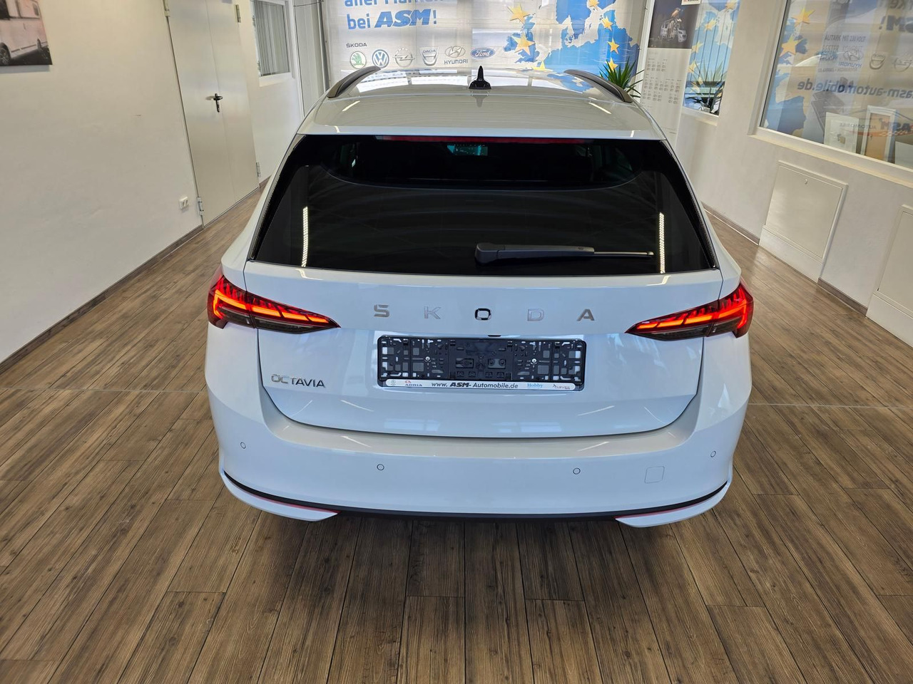 Skoda Octavia Combi Selection DSG*LED*ACC*WINTERPAKET* - Personenbil: bilde 5 Skoda Octavia Combi Selection DSG*LED*ACC*WINTERPAKET* - Personenbil: bilde 5