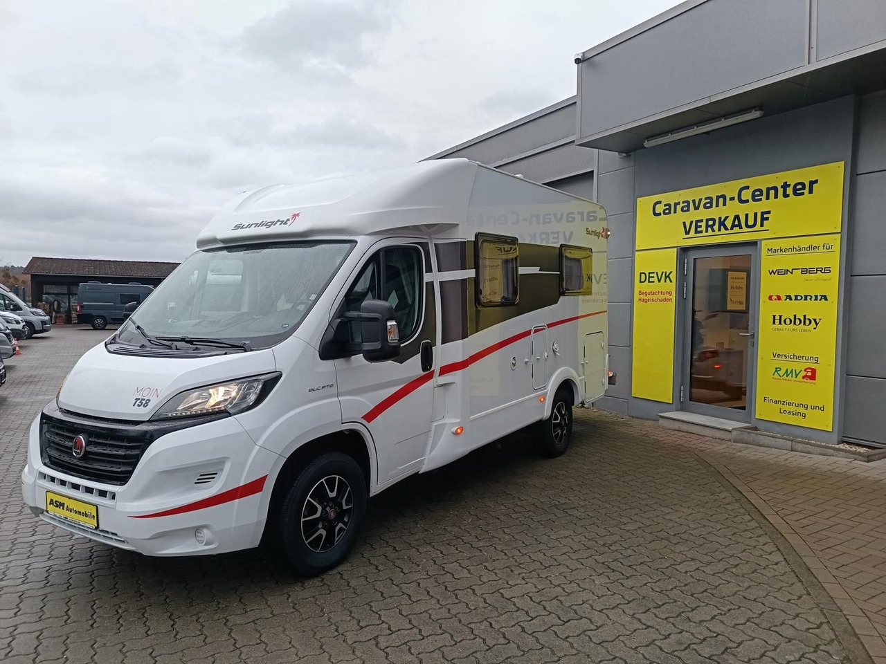 Sunlight T 58*MARKISE*SOLAR*SAT*TV*ROLLER TRÄGER - Halvintegrert bobil: bilde 3 Sunlight T 58*MARKISE*SOLAR*SAT*TV*ROLLER TRÄGER - Halvintegrert bobil: bilde 3