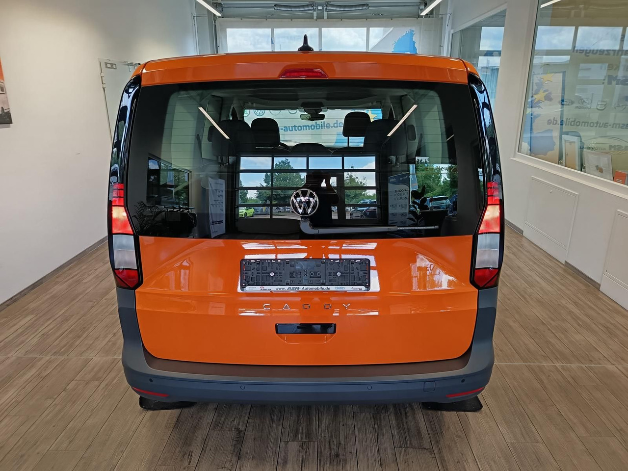 Volkswagen Caddy 2.0 TDI 75 kW*PDC*TEMP*DAB*KLIMA*5-SITZER* - Stasjonsvogn: bilde 5 Volkswagen Caddy 2.0 TDI 75 kW*PDC*TEMP*DAB*KLIMA*5-SITZER* - Stasjonsvogn: bilde 5