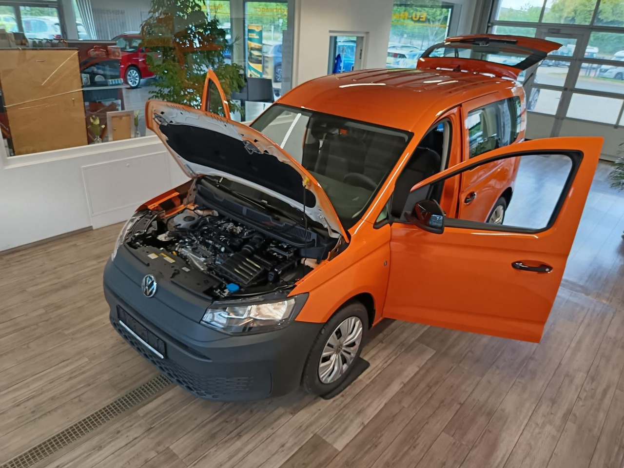 Volkswagen Caddy 2.0 TDI 75 kW*PDC*TEMP*DAB*KLIMA*5-SITZER* - Stasjonsvogn: bilde 2 Volkswagen Caddy 2.0 TDI 75 kW*PDC*TEMP*DAB*KLIMA*5-SITZER* - Stasjonsvogn: bilde 2