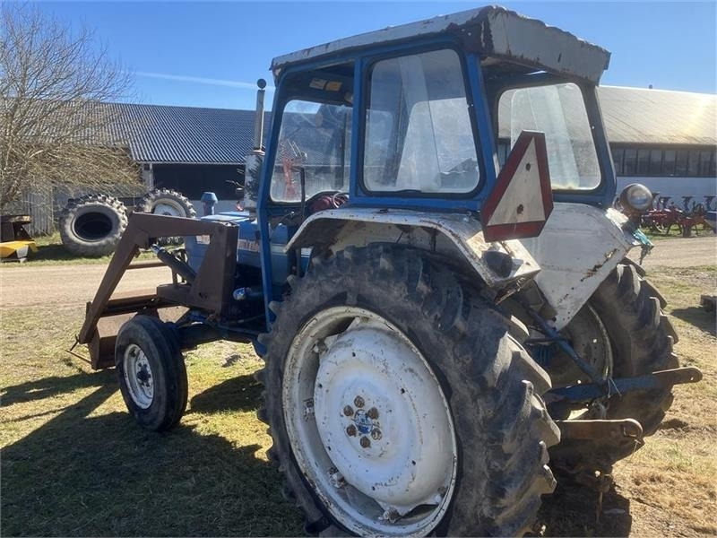 Ford 4000 Med frontlæsser - Traktor: bilde 4 Ford 4000 Med frontlæsser - Traktor: bilde 4