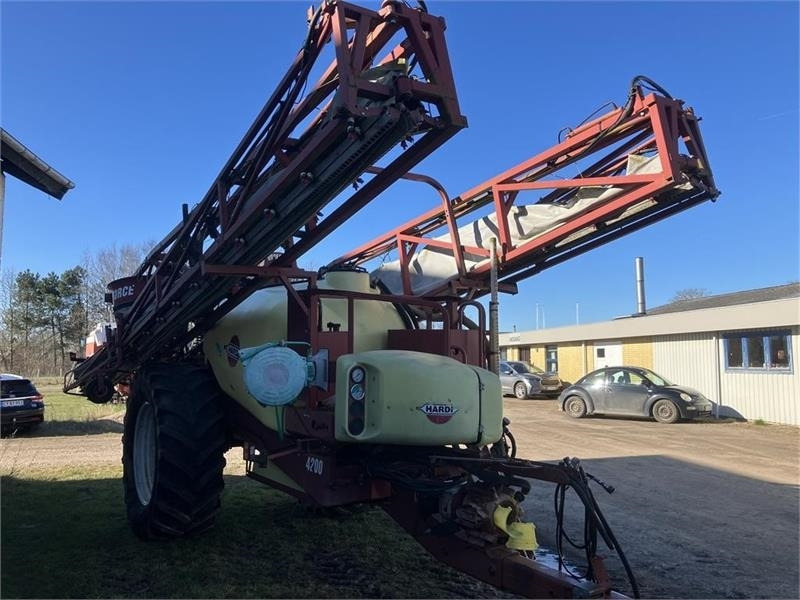 Hardi COMMANDER 4200 TWIN 28 m - Trailersprøyte: bilde 1 Hardi COMMANDER 4200 TWIN 28 m - Trailersprøyte: bilde 1