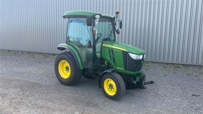 John Deere 3033 R - Kommunale traktor: bilde 2 John Deere 3033 R - Kommunale traktor: bilde 2