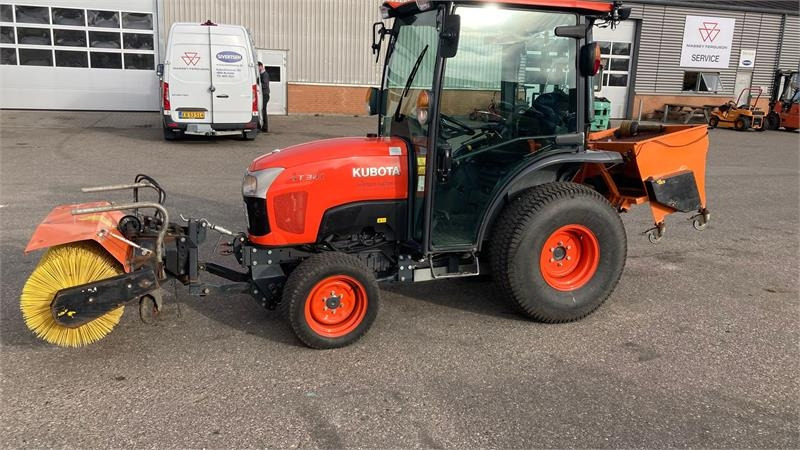 Kubota ST341 inkl. 150 cm kost og udlægger - Kommunale traktor: bilde 2 Kubota ST341 inkl. 150 cm kost og udlægger - Kommunale traktor: bilde 2