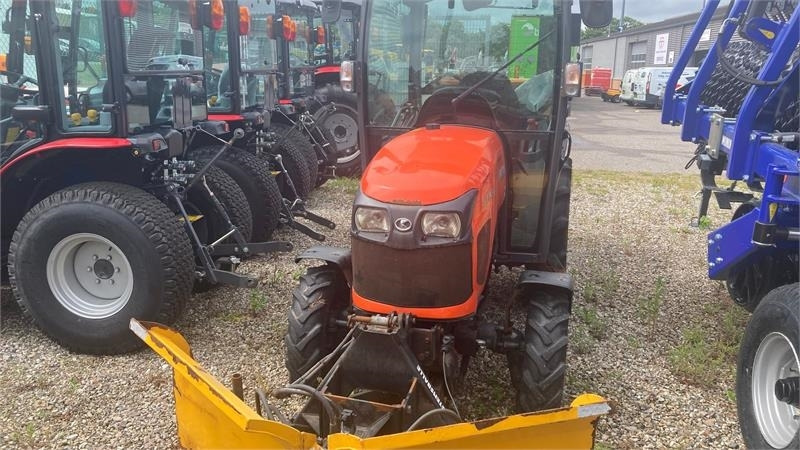 Kubota STW37 Kun 1144 timer STW37 - Kommunale traktor: bilde 3 Kubota STW37 Kun 1144 timer STW37 - Kommunale traktor: bilde 3