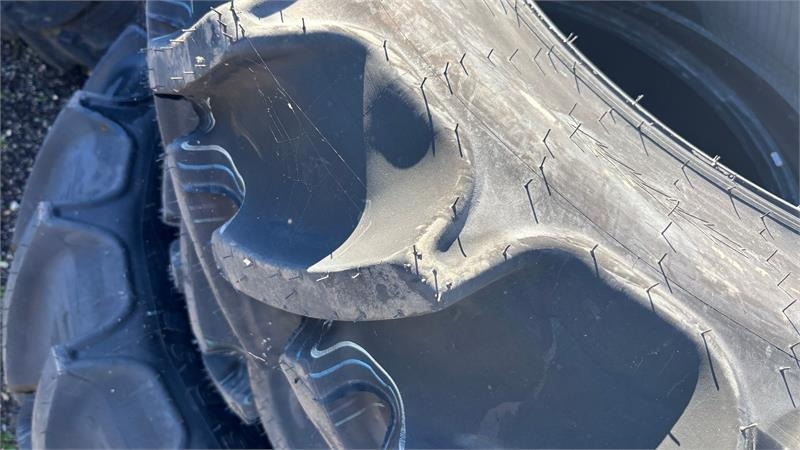 Mitas 420/85R38 & 340/85R28 - Dekk for Utility-/ Spesiell maskin: bilde 2 Mitas 420/85R38 & 340/85R28 - Dekk for Utility-/ Spesiell maskin: bilde 2