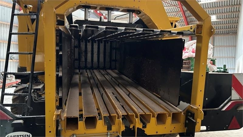 New Holland BB 1290 RC HD  - Firkantpresse: bilde 4 New Holland BB 1290 RC HD  - Firkantpresse: bilde 4