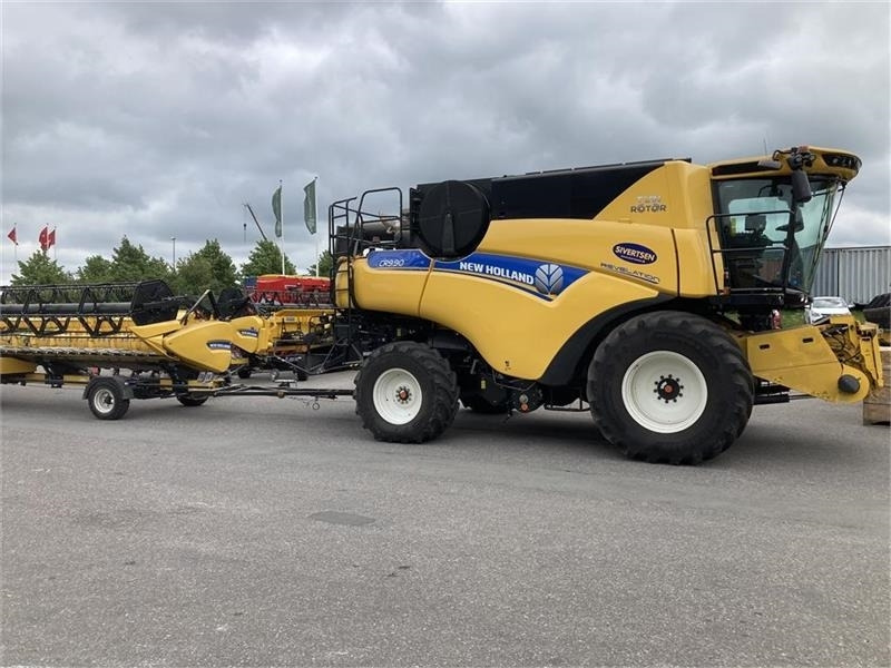 New Holland CR9.90 Med 35 fods Varifeed mm - Skurtresker: bilde 1 New Holland CR9.90 Med 35 fods Varifeed mm - Skurtresker: bilde 1