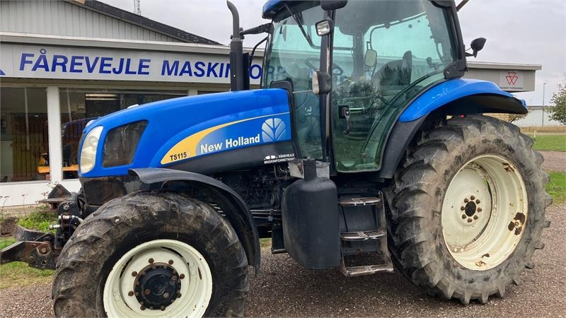 New Holland TS 115 A - Traktor: bilde 1 New Holland TS 115 A - Traktor: bilde 1
