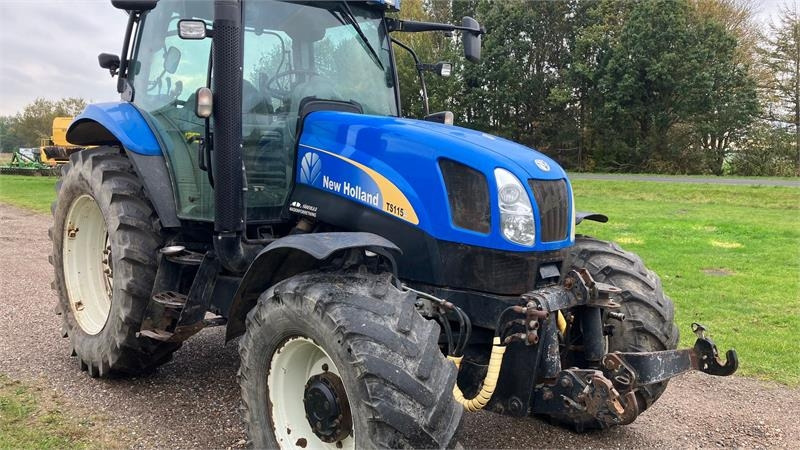 New Holland TS 115 A - Traktor: bilde 2 New Holland TS 115 A - Traktor: bilde 2