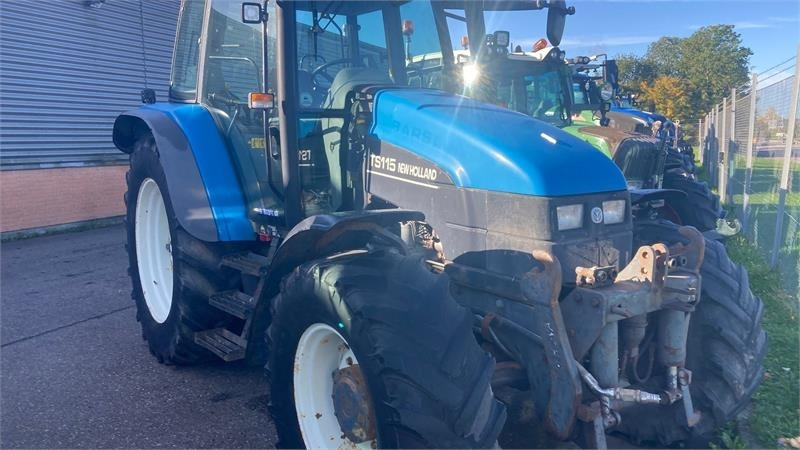 New Holland TS115 - Traktor: bilde 1 New Holland TS115 - Traktor: bilde 1