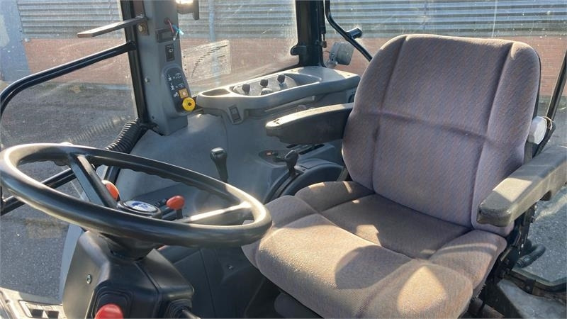 New Holland TS115 - Traktor: bilde 5 New Holland TS115 - Traktor: bilde 5